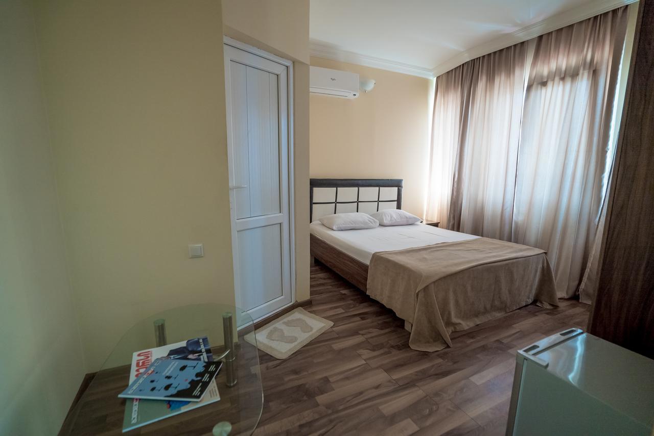 Hotel Dadiani Batumi Kültér fotó